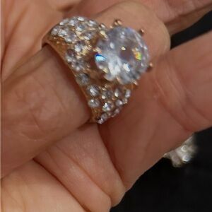 Elegant Gold and Silver Women's Ring